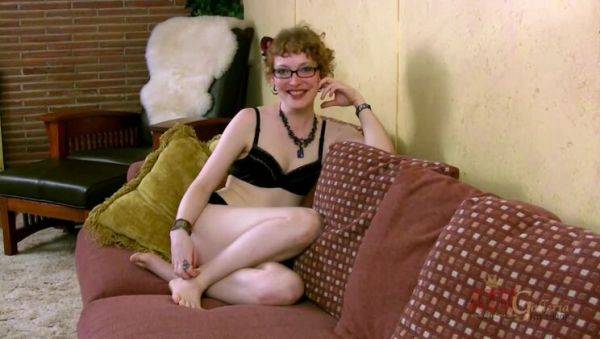 Eliza: The Gorgeous Ginger - veryfreeporn.com on poweredporn.com