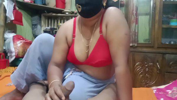 Step Sister Share A Bed With Step Brother In A Hoom Room - hclips.com on poweredporn.com