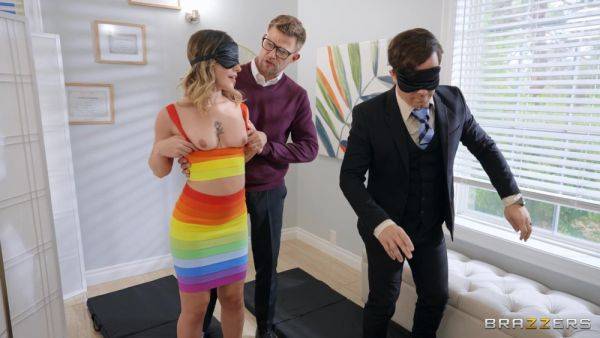 Teen with hairy snatch pumps loud inches in her greedy cunt - hellporno.com on poweredporn.com