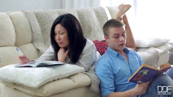 Asian Veiki's Flirtatious Skirt - xxxfiles.com - Russia on poweredporn.com