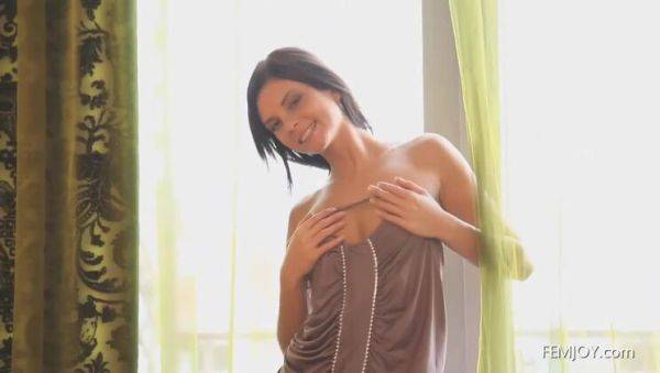 Stacey's Solo Stay - veryfreeporn.com on poweredporn.com