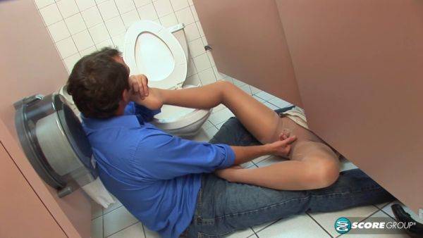 Office Foot Fuck - hotmovs.com on poweredporn.com