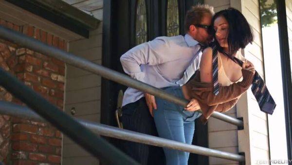 Amanda Lane & Ryan Madison: Bound Outdoors #2 - veryfreeporn.com on poweredporn.com