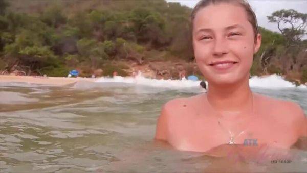 Carolina Sweets' Beach Day of Fun - xxxfiles.com on poweredporn.com