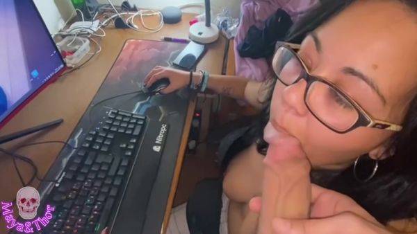 Garganta Profunda And Gamer Girl In Busty Sucks It Like A Fucking Beast Playing Fortnite - hclips.com on poweredporn.com