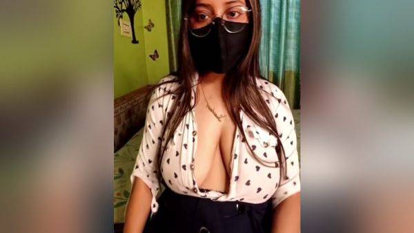Devar Bhabhi - Bhabi Ne Apni Pussy Dikhai Sabko Video Call Par - desi-porntube.com on poweredporn.com