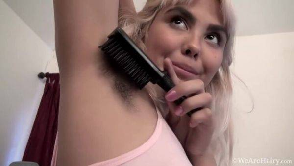 Candy Wallace Grooming Her Hairy Areas - veryfreeporn.com on poweredporn.com