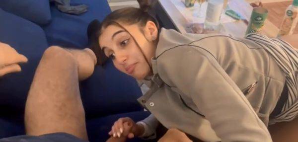 Ma copine suce notre invité (pornhub) - txxx.com - France on poweredporn.com