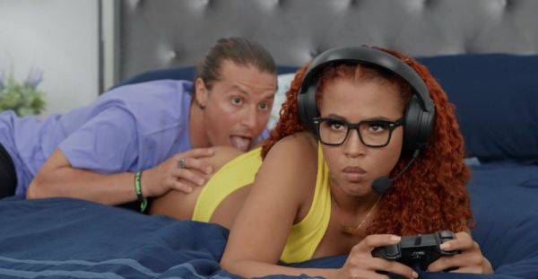 Nude ebony plays her favorite game and shares dick in fabulous home FFM - alphaporno.com on poweredporn.com