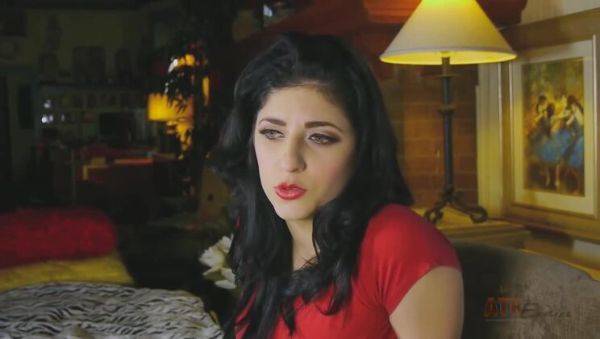 Nikki Bloh & Nikki Knightly: A Foot Fetish Encounter - veryfreeporn.com on poweredporn.com