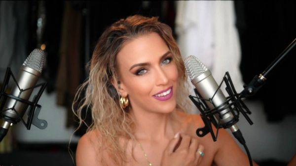 Amateur babe loves to jerk off the dudes dick - drtuber.com on poweredporn.com