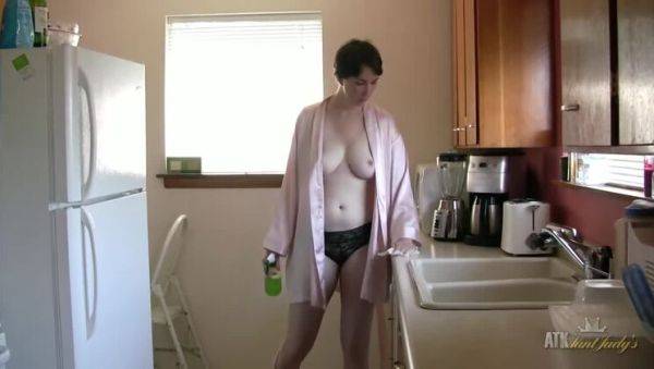 Mature Inara Byrne Nude: Sensual Kitchen Cleaning Reveals All - xxxfiles.com on poweredporn.com