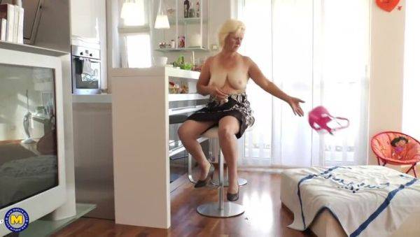 Horny Blonde Housewife Janice Can't Get Enough of Wet & Wild Masturbation - veryfreeporn.com on poweredporn.com