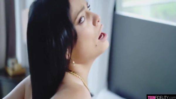 Claras Firm Ass Video With Clara Mia - hotmovs.com on poweredporn.com