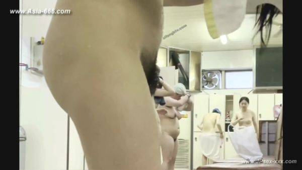 Peeping chinese bath.58 - txxx.com - China on poweredporn.com
