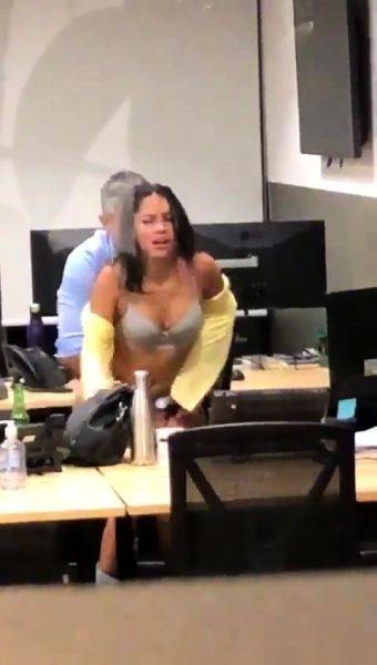 Pink labia close up of naive brunette - drtuber.com on poweredporn.com