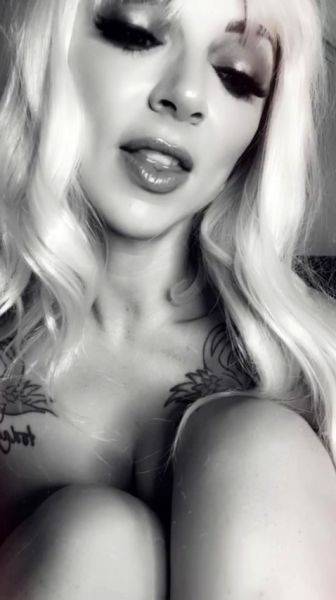 Blonde Babe Solo Masturbation Free Sexy Porn - drtuber.com on poweredporn.com