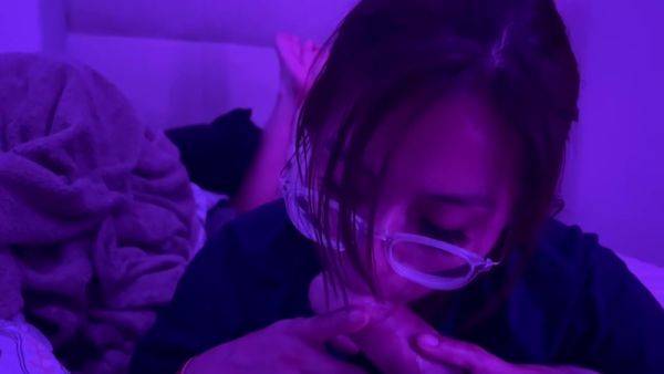 Adolescente Hace Una Mamada Descuidada - upornia.com on poweredporn.com