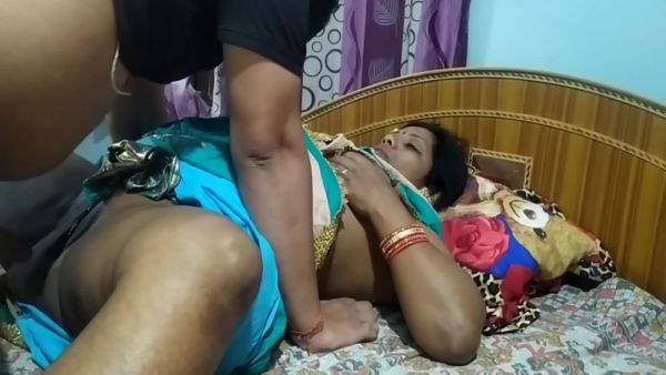 I Sneak Into My Stepmoms Bed And Fuck Her - Leaving Her Creampied - desi-porntube.com on poweredporn.com