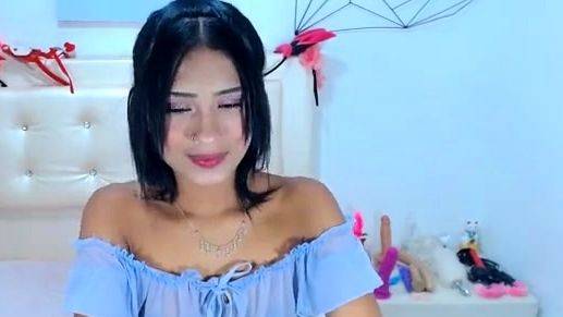 Brunette solo masturbation on webcam - drtuber.com on poweredporn.com