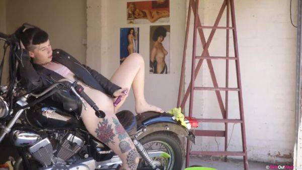 Salem: Unleashed - Extreme Solo - porntry.com on poweredporn.com