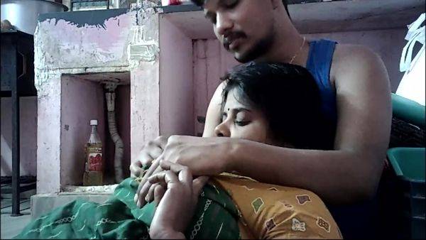 Indian House Wife Big Black Boobs - desi-porntube.com - India on poweredporn.com