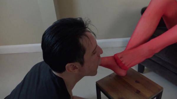 Foot worship of the red princess by Foot Girls - hotmovs.com on poweredporn.com