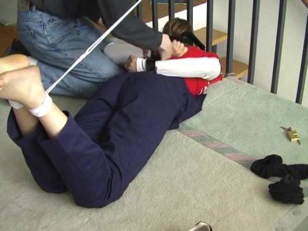 Miri At Work - hclips.com on poweredporn.com