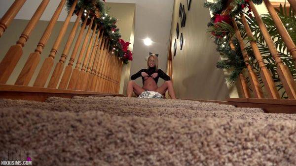 Nikki Bumps - hotmovs.com on poweredporn.com