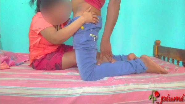 Sri Lankan Beautiful Girl - Real Couple Homemade - hclips.com - Sri Lanka on poweredporn.com