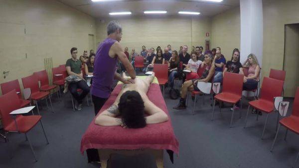 Clase Nº1 De Masaje Erotico Anal 20 Min With Jesus Sanchez And Pamela Sanchez - hclips.com on poweredporn.com