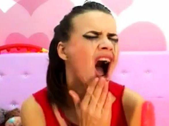 Crazy deepthroat girl 1 - drtuber.com on poweredporn.com