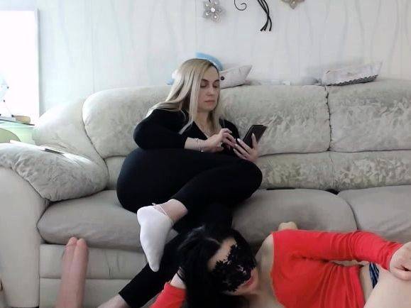 Blonde and Brunette Lesbians Share a Vibrator - drtuber.com on poweredporn.com