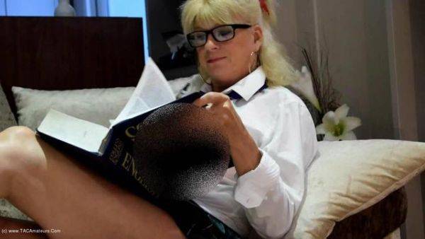 Stripping College Girl Pt1 - hclips.com on poweredporn.com