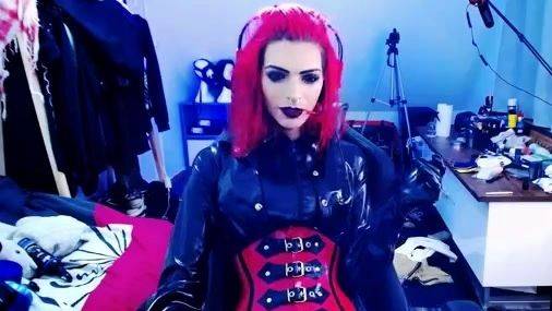 Lewd amateur brunette teen meg davis webcam masturbation - drtuber.com on poweredporn.com