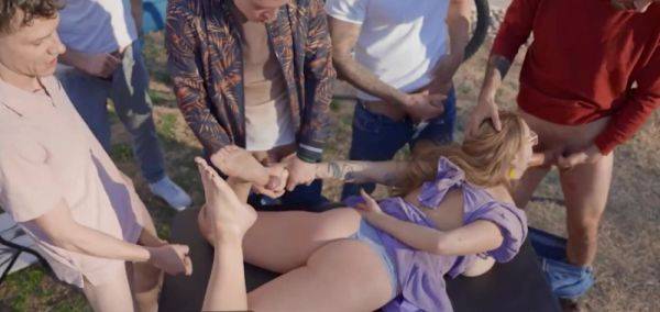 BRAZZERS - Gorgeous Babe Angel Youngs Seduces Every Man In Her Street To Buy From Her Yard Sale - inxxx.com on poweredporn.com