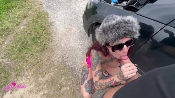 Sacanagem Em Local Publico - Dei A Buceta Pra Ele Me Ajudar Com O Carro - hclips.com on poweredporn.com