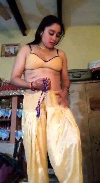 Desi Aunty strip infront of husband - drtuber.com - India on poweredporn.com