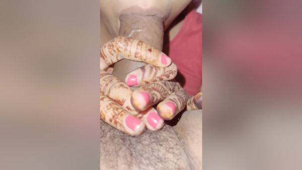 Desi Bhabhi Giving Blowjob Devar With Hand Mehandi Karwa Chauth Special - desi-porntube.com on poweredporn.com