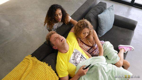 Dazzling babes fool around with the same lover in a sexy home trio - xbabe.com on poweredporn.com