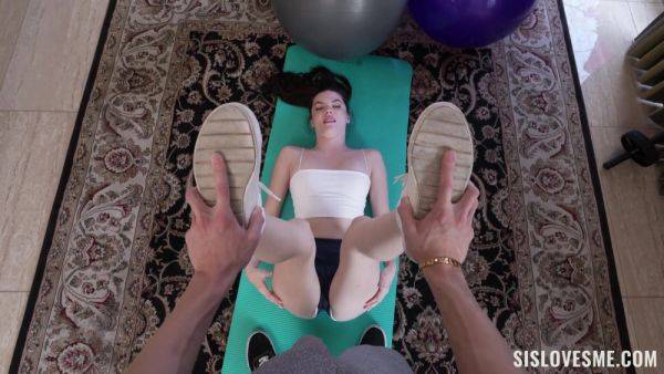 Deep POV sex makes slender teen come first - hellporno.com on poweredporn.com