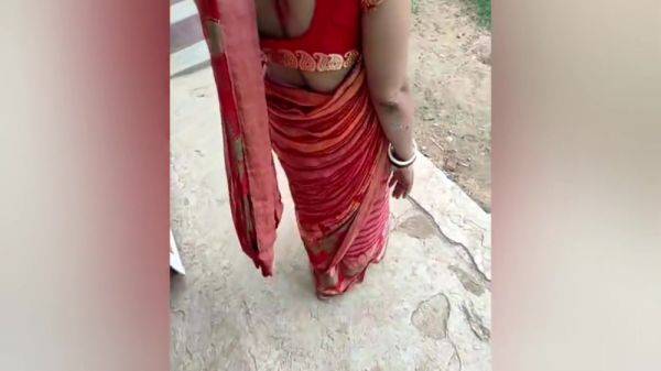 Devar Bhabhi - Village Wife Showing Outdoor - desi-porntube.com - India on poweredporn.com