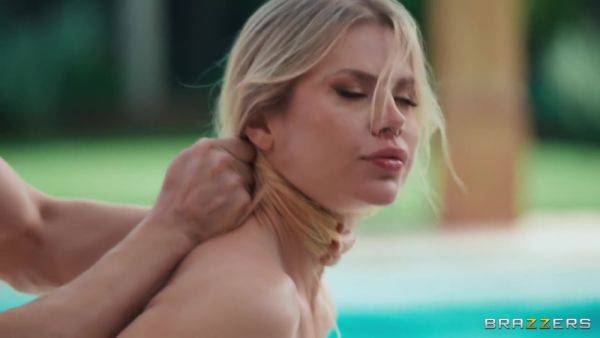 Watch Out For That Butt Plug - videomanysex.com on poweredporn.com