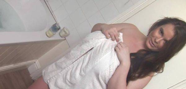 Gina G Breast Size 40 - inxxx.com on poweredporn.com