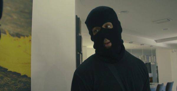 Masked robber ends up fucking the girl's wet cunt - xbabe.com on poweredporn.com