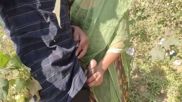Devar Bhabhi In Bhabhi Dever Ka Mota Lund Chudai, Bhabhi Ne Devar Ka Lund Nikalne Me Help Ki Outdoor Jungal Chudai Hd - desi-porntube.com - India on poweredporn.com