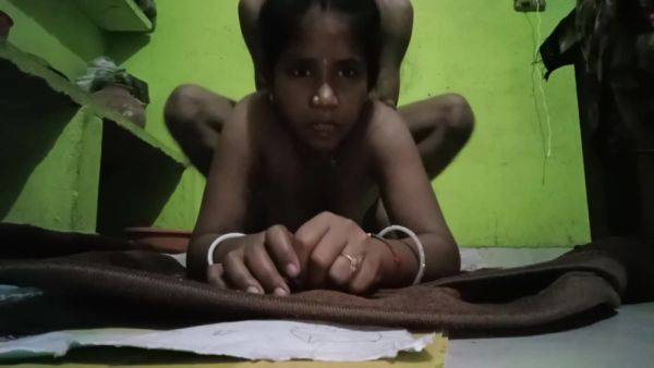 Hindi Sex And Devar Bhabhi In Indian Bhabhi Ki Cudai Hot Videos - desi-porntube.com - India on poweredporn.com