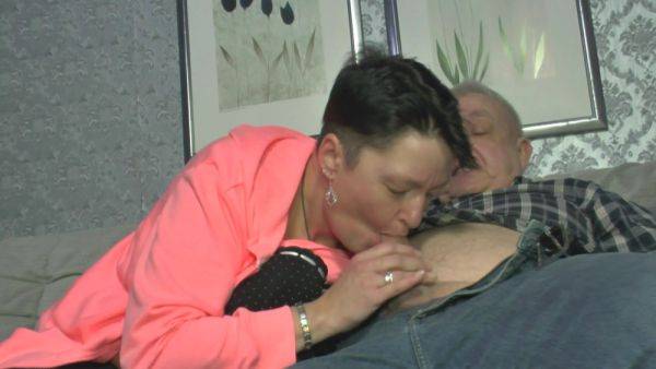 Horny old slut enjoys senior cock in each of her holes - hellporno.com on poweredporn.com