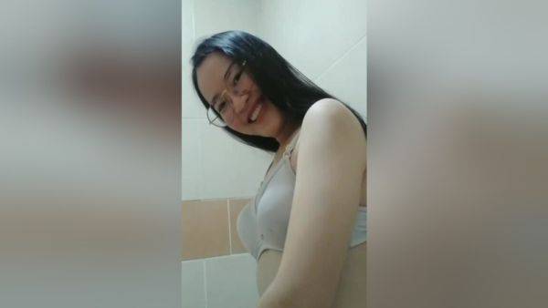 Asian Milf - Look My Pussy - desi-porntube.com - India on poweredporn.com