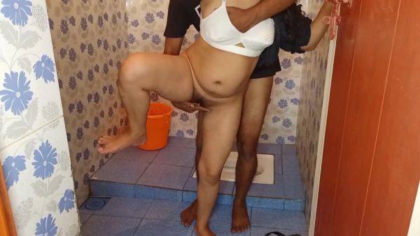 Kam Garne Lai Toilet Bitra Putima Chikyo Jaba Tyo Pisab Garirako Thi - Nepali Porn Star - desi-porntube.com - India - Nepal on poweredporn.com